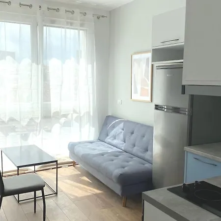 Апартаменты 1 Bedroom Just 10 Min Center